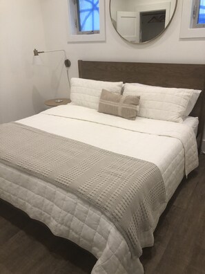 1 bedroom, desk, iron/ironing board, WiFi