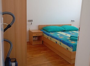 1 chambre, fer et planche à repasser, accès Internet, draps fournis