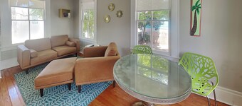 Sealy Street Duo by Ryson Vacation Rentals