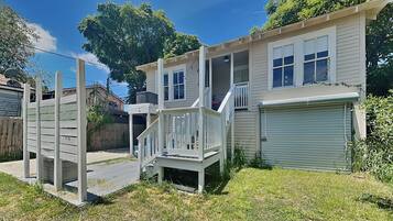Condo (1 Bedroom) | Front of property