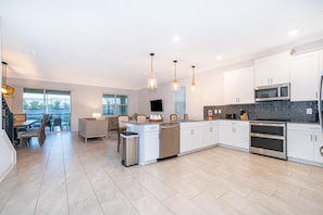 House, Multiple Beds (9056SH-The Retreat at ChampionsGate) | Private kitchen - 9056sh-the Retreat at Championsgate (Davenport)