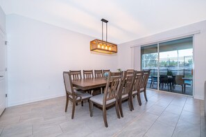 House, Multiple Beds (9056SH-The Retreat at ChampionsGate) | Dining - 9056sh-the Retreat at Championsgate (Davenport)