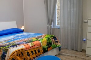 1 sovrum, värdeförvaringsskåp på rummet och strykjärn/strykbräda