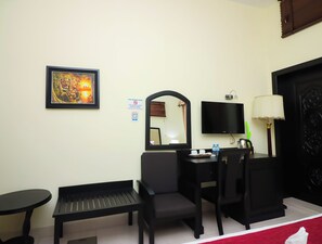 Desk, laptop workspace, free WiFi