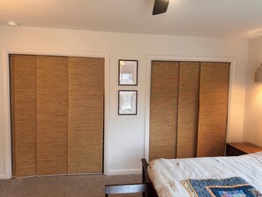 2 bedrooms, iron/ironing board, internet, bed sheets