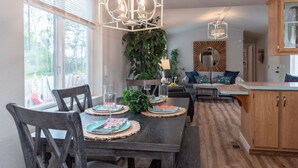 Deluxe Mobile Home, 2 Bedrooms, Non Smoking, Pets Allowed | Living area - Shanah's Vacation Rentals (Grayland)