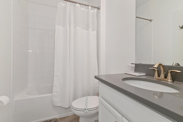 House, Multiple Beds (1183KBS - The Retreat at ChampionsGat) | Bathroom - 1183kbs - The Retreat at Championsgate (Davenport)