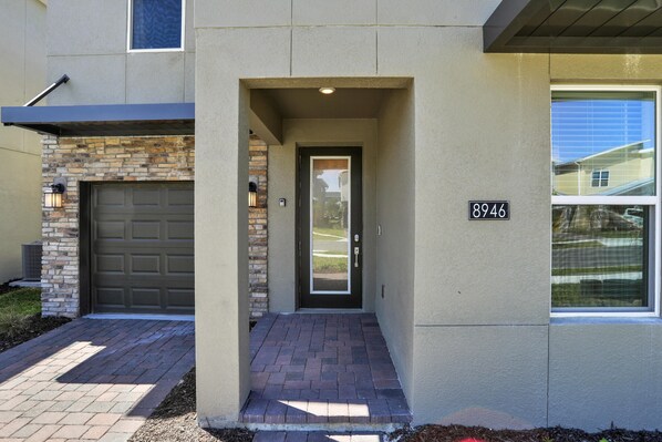 House, Multiple Beds (8946PTD- The Retreat at ChampionsGate) | Exterior detail