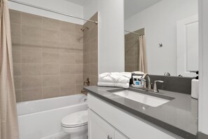 House, Multiple Beds (8946PTD- The Retreat at ChampionsGate) | Bathroom - 8946ptd- The Retreat at Championsgate (Kissimmee)
