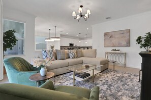 House, Multiple Beds (8946PTD- The Retreat at ChampionsGate) | Living area