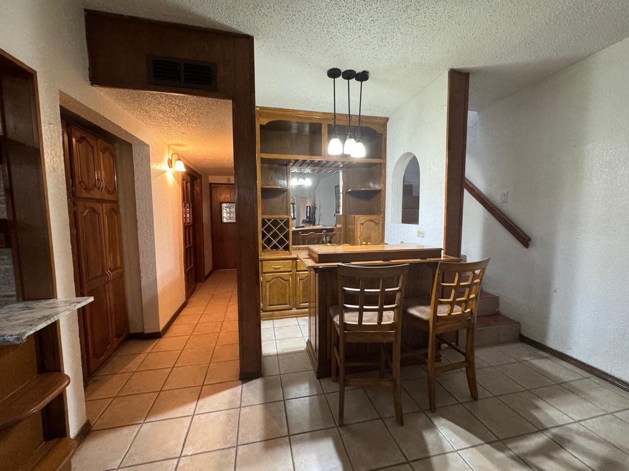 المنشأة من الداخل