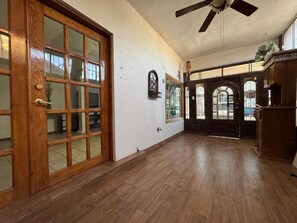 Interior - LARGE HOUSE CONSULATE AREA (Juárez)