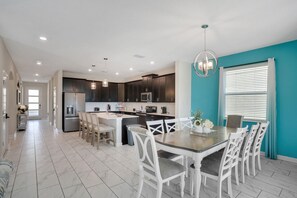House, Multiple Beds (8966CCD-The Retreat at Championsgate) | Dining