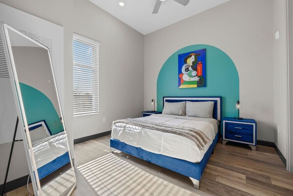 Iron/ironing board, WiFi, bed sheets