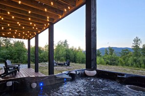 Tina de hidromasaje al aire libre