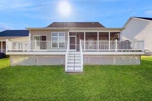 Exterior - Swann Cove spacious house w/community pool, deck, patio & grill (Selbyville)