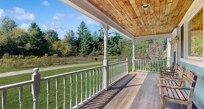 Private house w/ seasonal mountain & meadow views, pond, balcony, porch, jacuzzi