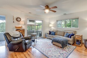 TV - Dock + Views: Scenic Group Retreat on Grand Lake! (Eucha)