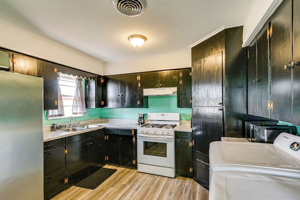 Fridge, microwave, stovetop, coffee/tea maker