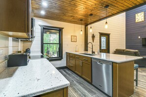 Fridge, microwave, stovetop, dishwasher - Red River Gorge Barndominium: Dog Friendly! (Beattyville)