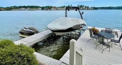 Fabulous 4-bedroom lake house with pool and boat dock in Hot Springs
