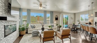 Colorado Comfort Awaits: Spacious 6-Bed Room Retreat Near Trails & Family Fun!