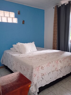 خدمة الإنترنت وملاءات أسرّة