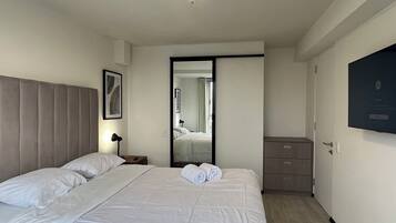 1 bedroom, iron/ironing board, internet, bed sheets