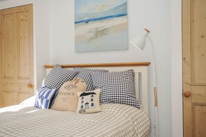 3 عدّة غرف نوم وبديكورات فريدة لكل غرفة وطراز فريد لكل وحدة