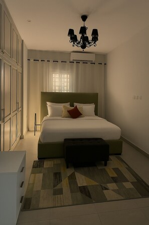 1 chambre, bureau, fer et planche à repasser, accès au Wi-Fi (inclus)