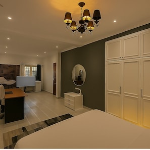 1 bedroom, desk, iron/ironing board, free WiFi