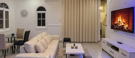 TV connectée, médiathèque, chaîne hi-fi