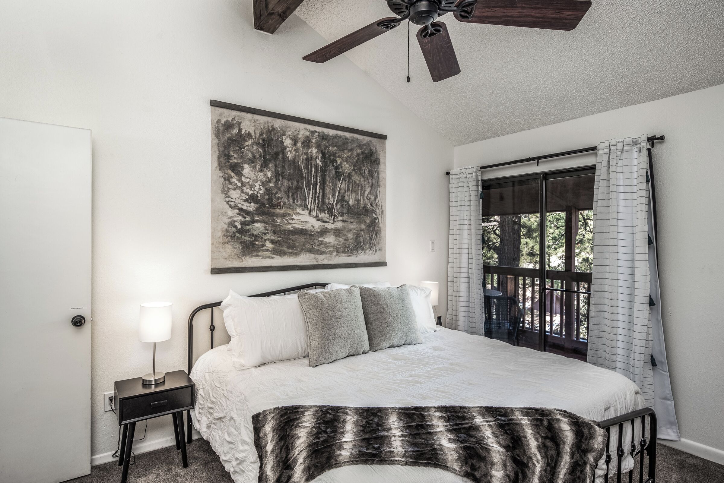 4 soveværelser, strygejern/strygebræt, internetforbindelse, sengetøj