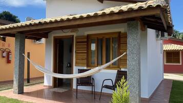 Quarto duplo standard, varanda coberta, vista para a montanha | Wi-Fi de cortesia