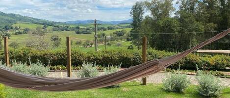 Standard Twin Room, Lanai, Mountain View | Terrace/patio