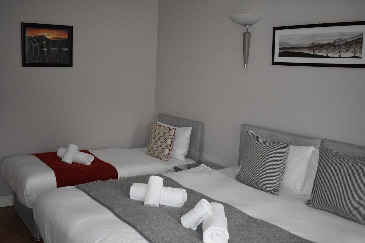 1 bedroom, iron/ironing board, internet, bed sheets