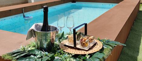 Outdoor pool, a heated pool