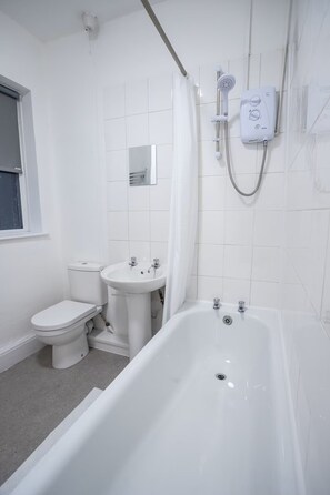 ヘアドライヤー、タオル