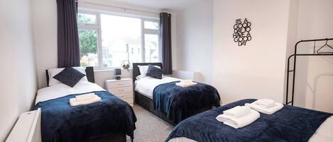 3 quartos, ferros/tábuas de passar roupa, Wi-Fi de cortesia