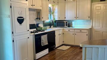 Mikrowelle, Ofen, Herdplatte, GeschirrspĂŒler