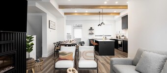 Rooftop Patio/Hottub/Waterfront/4BED+4BATH