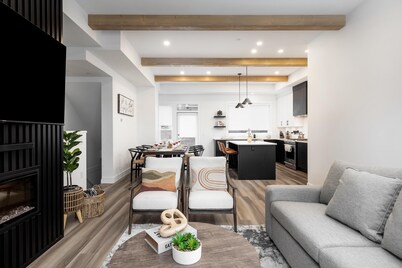 Rooftop Patio/Hottub/Waterfront/4BED+4BATH