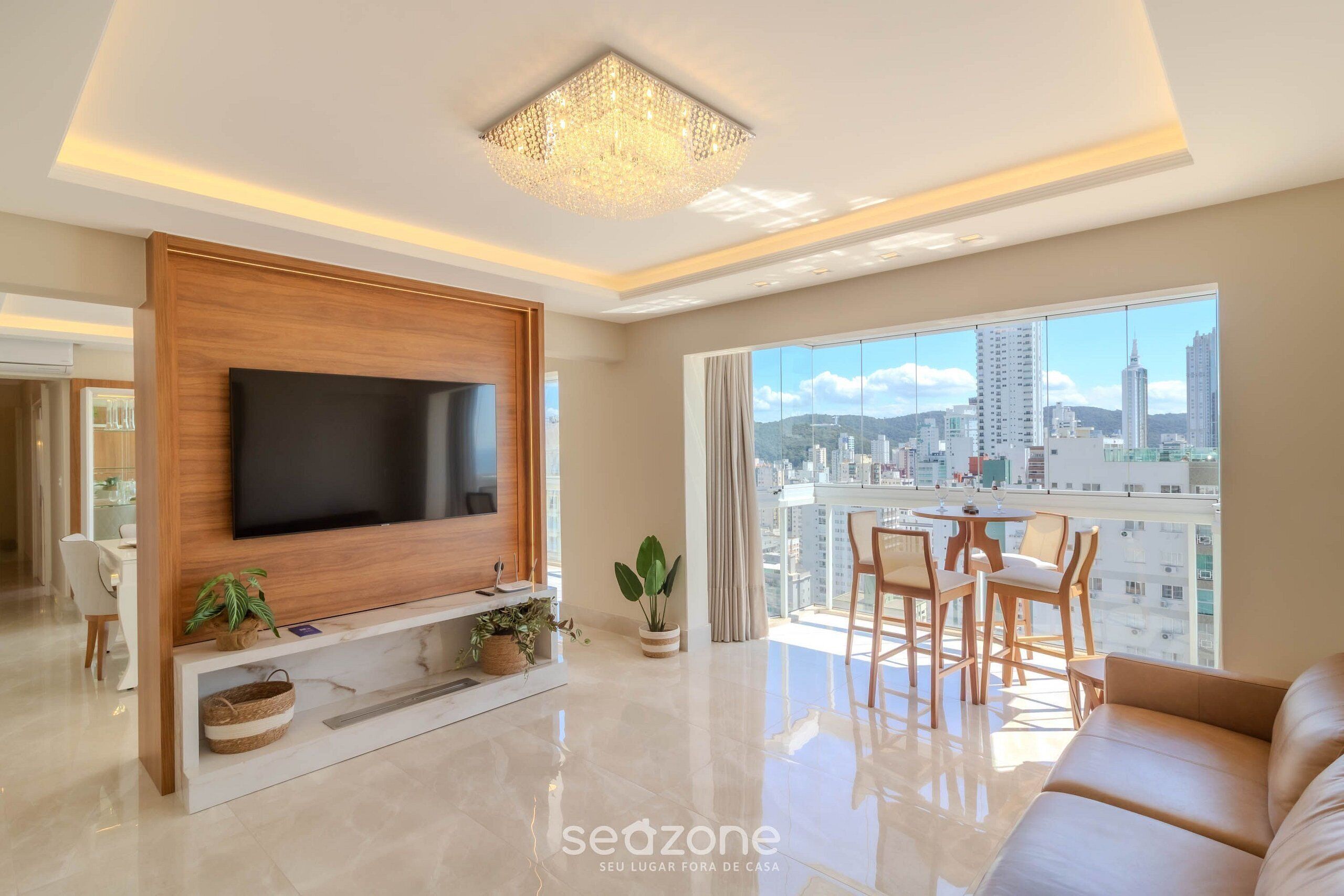 Departamento básico | Área de sala de estar | Smart TV de 32 pulgadas con canales digitales 