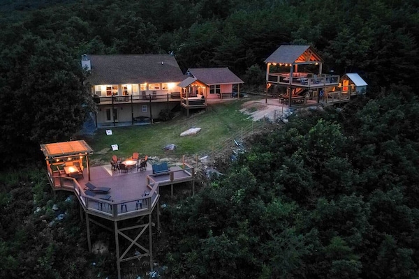 180° Smoky Mountain views!