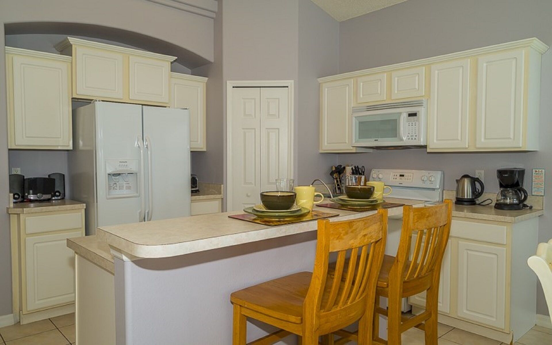 House, 4 Bedrooms, Private Pool | Private kitchen | Full-size fridge, microwave, oven, stovetop