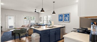 Luxe 3BR Townhouse to Uptown Charlotte