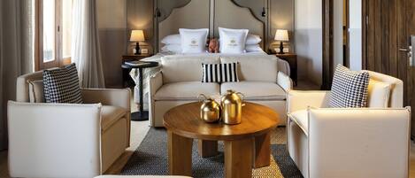 Suite - 1 kingsize-seng | Premium-sengetøj, dundyner, senge med topmadrasser, minibar