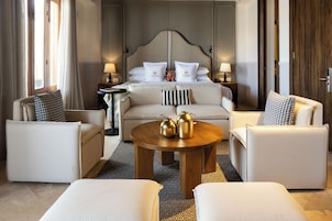 Suite, 1 King Bed