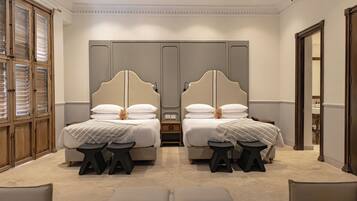 Suite, 2 grands lits, balcon