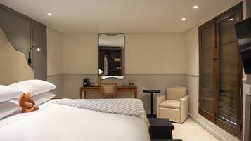 Quarto, 1 cama King | Roupas de cama premium, edredons de pluma, camas com colchões pillow-top